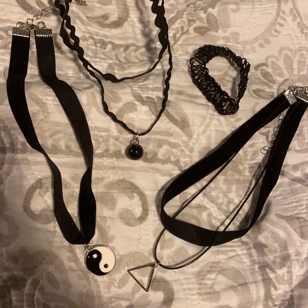 Black Choker Set with Triangle and Yin & Yang